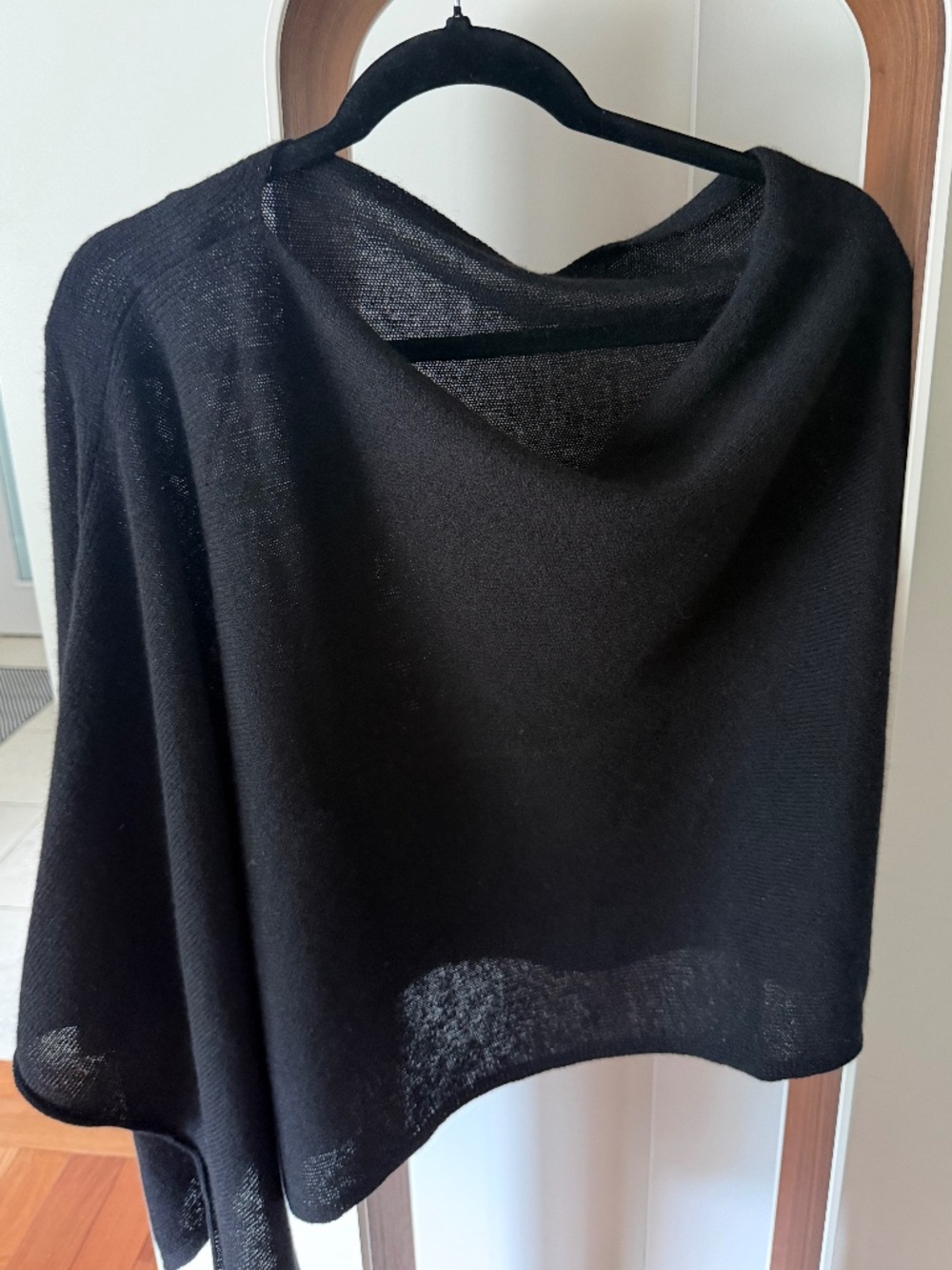 Alashan 100% Cashmere Black Poncho Wrap – One Size